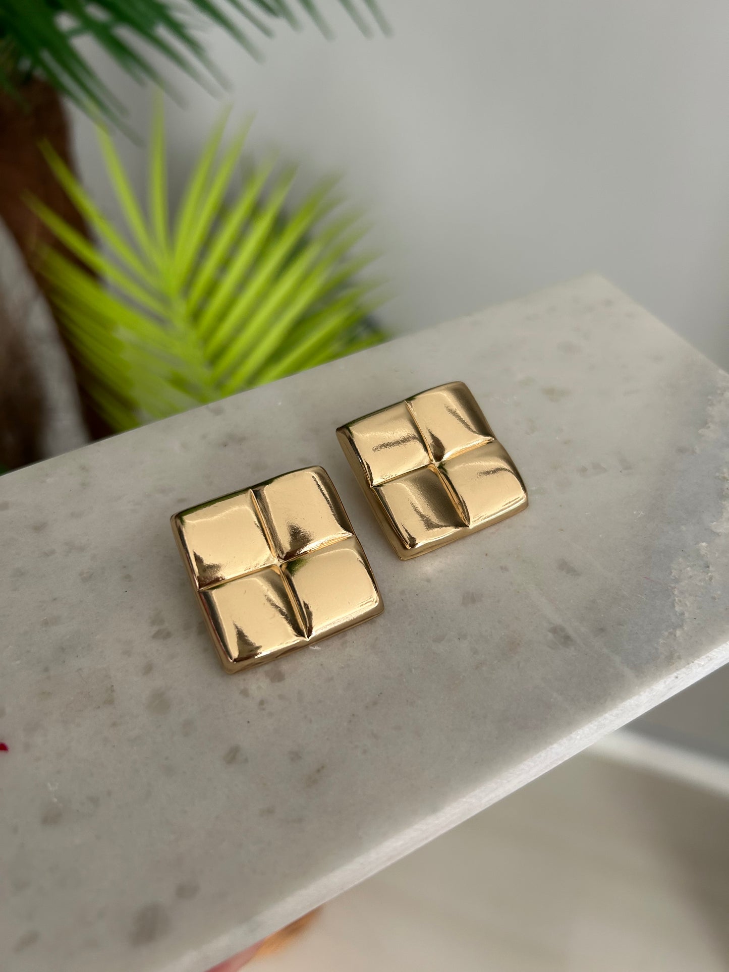 Gold kare küpe