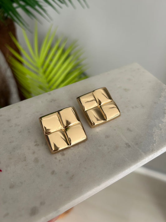 Gold kare küpe
